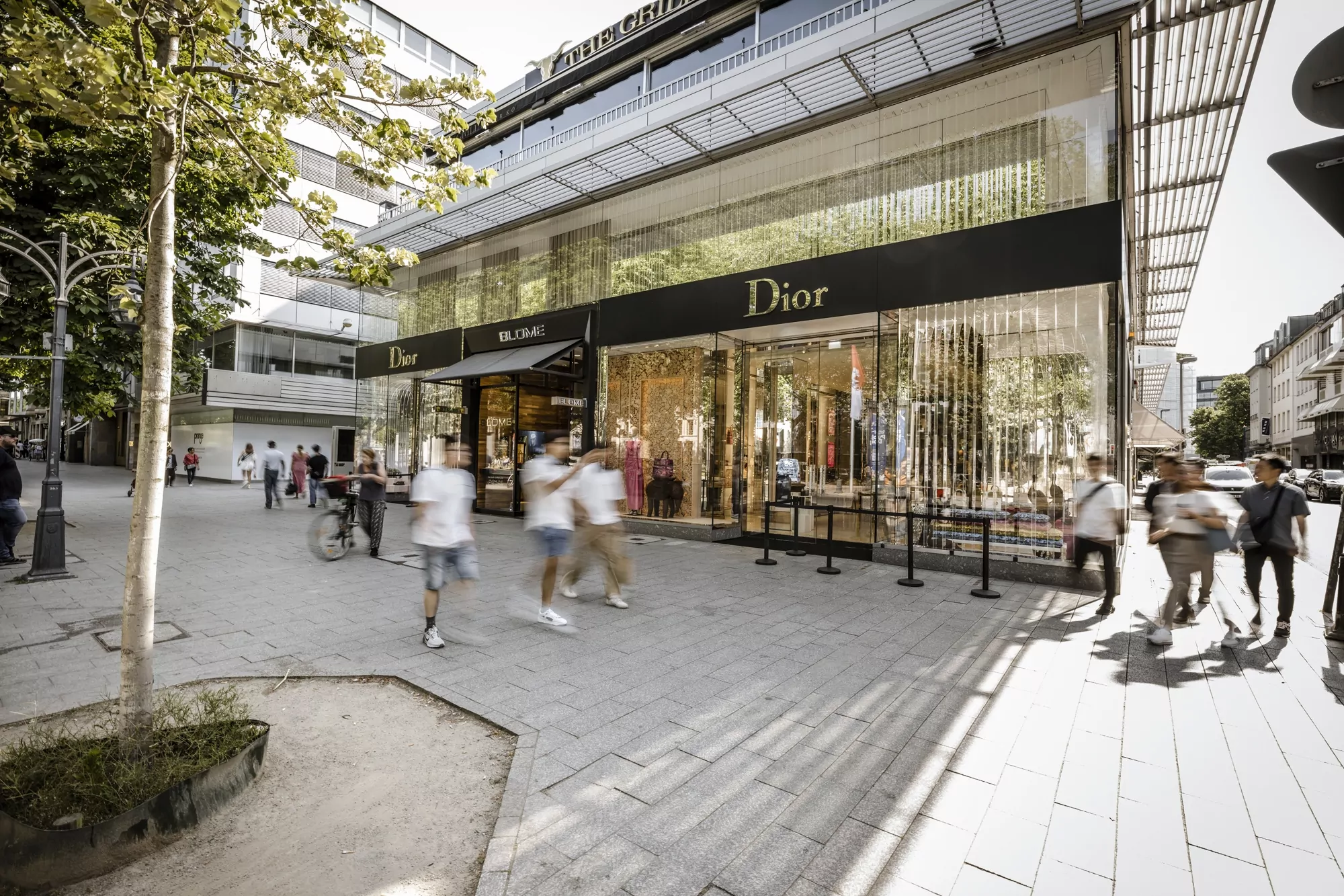 Düsseldorf Königsallee mit Blick auf Dior